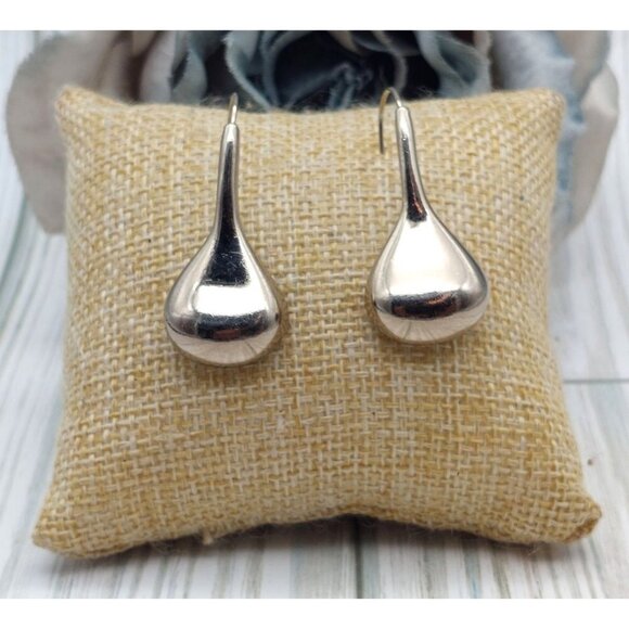 Silver Tone Long Hook Pierced Drop Dangle Earrings 1.5" - Picture 1 of 9